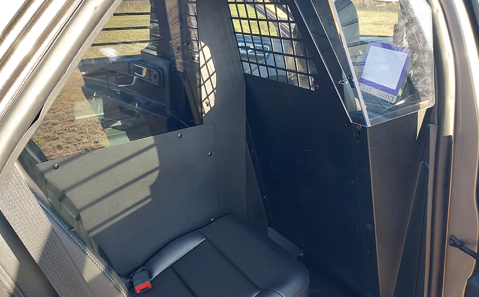 Gamber-Johnson 2020+ Ford Police Interceptor Utility Single Cell Prisoner Partition for OEM Seats with Clear Poly Cargo Partition (7170-0982-01) - Image 2