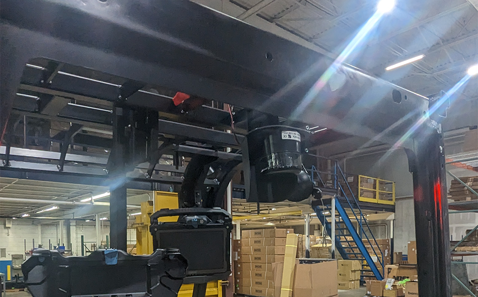 Gamber-Johnson FORKLIFT LIGHT MOUNT WITH STROBE DEFLECTOR SHIELD (7170-1060) - Image 3