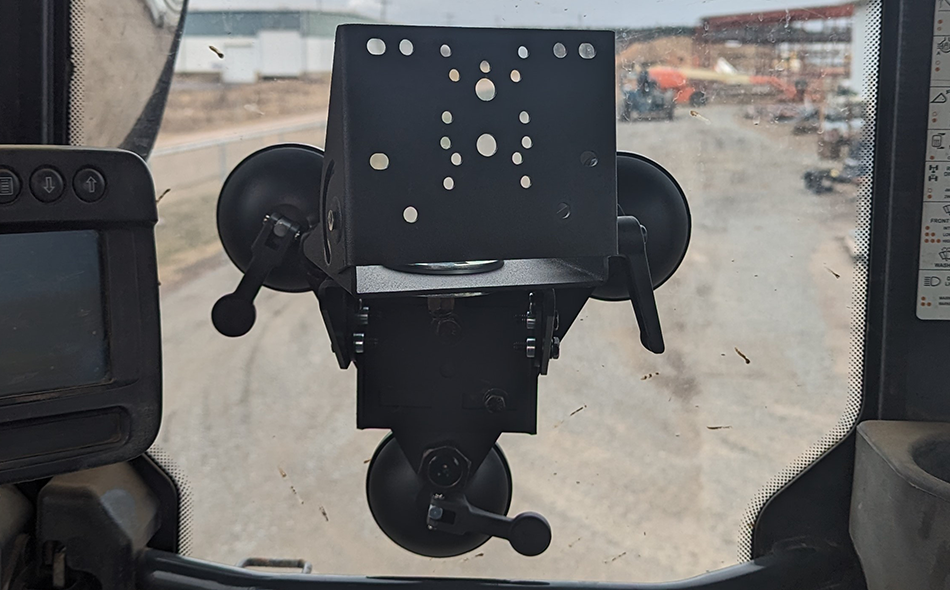 Gamber-Johnson TRI-SUCTION CUP MOUNT WITH DUAL CLAM SHELL KIT (7170-1085) - Image 2